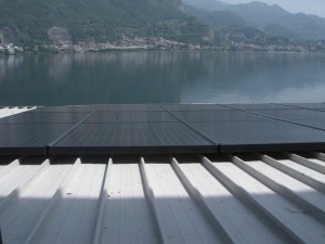 DETTAGLIO MODULI NERI VISTA DELLA COPERTURA NERA 